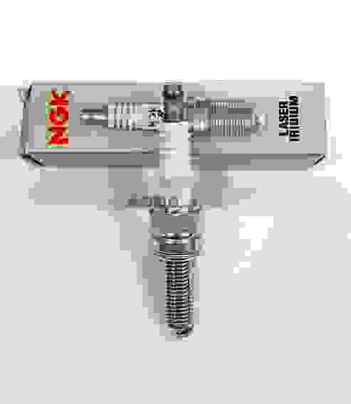 Свеча зажигания NGK 97312 ILKR9Q7G для снегоходов BRP 850 E-tec TURBO, 415130211